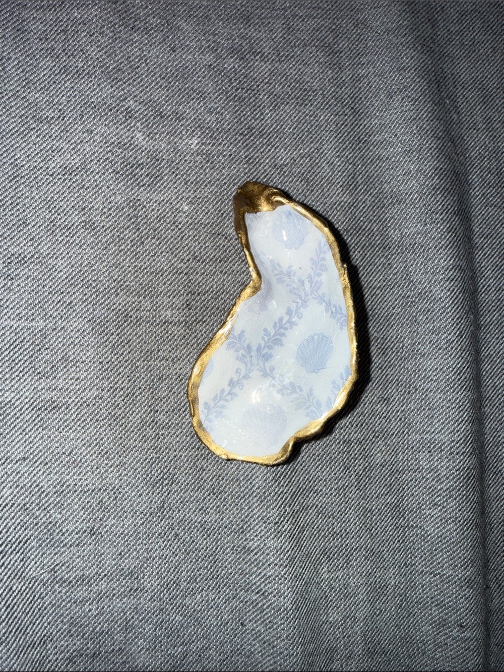 Gold-Trim Blue Patterned Decorative Oyster Shell Magnet - Home Accents